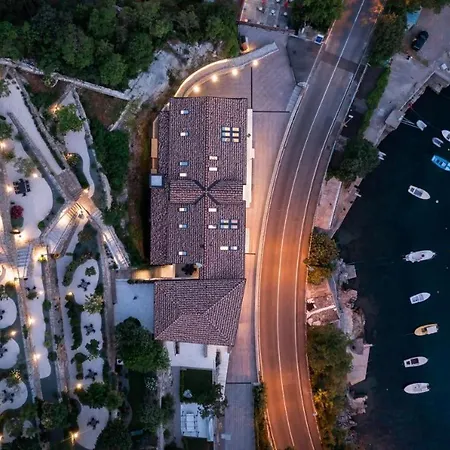 Mare Sano Plaza - Apt Riva Apartment Opatija